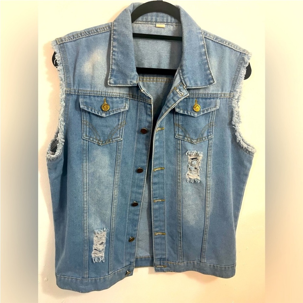 NWOT OVERSIZED BOYFRIEND BLUE WASHED DENIM DISTRESSED VEST | MEDIUM